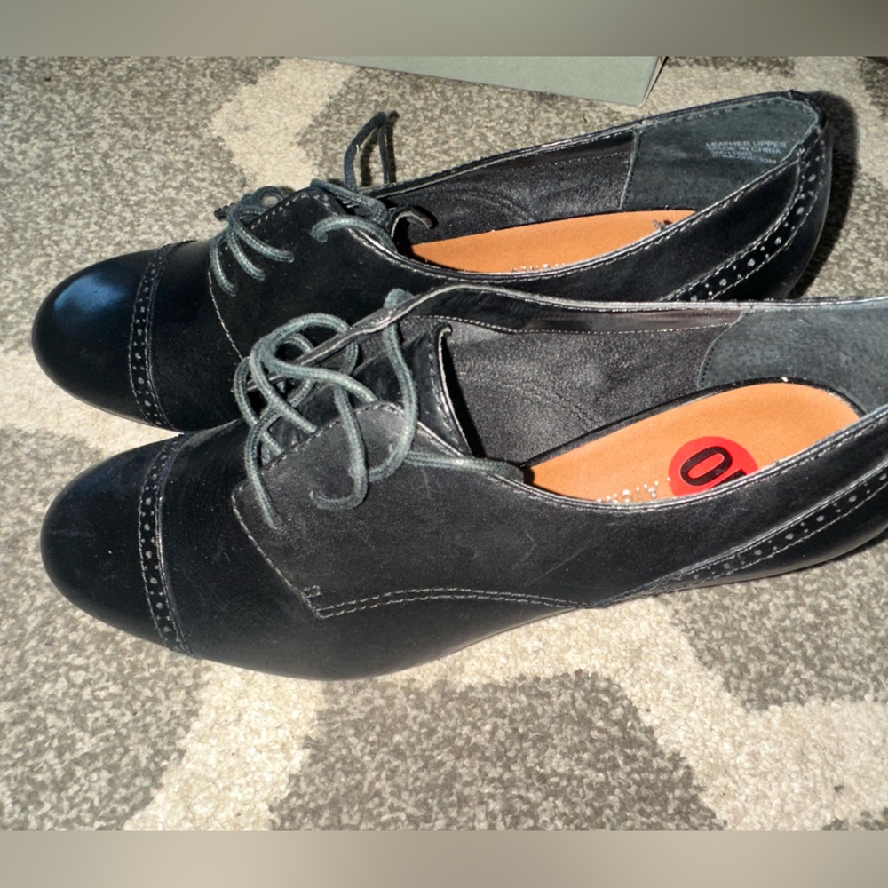 NWT Etienne Aigner vintage high heeled oxfords size 10
